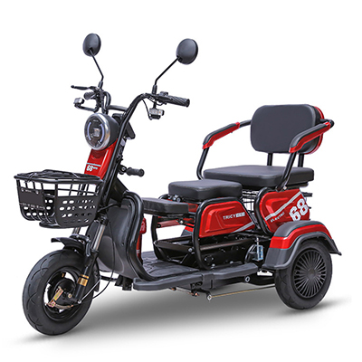 Електроскутер триколісний для комфортних поїздок містом, стабільний і екологічний